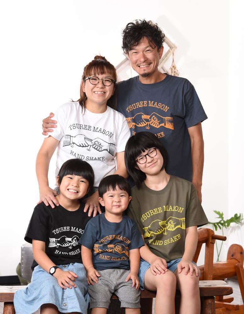 和歌山のスタジオで家族写真撮影