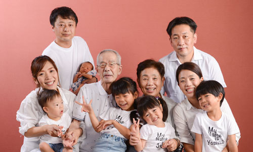 和歌山で家族写真のスタジオ撮影